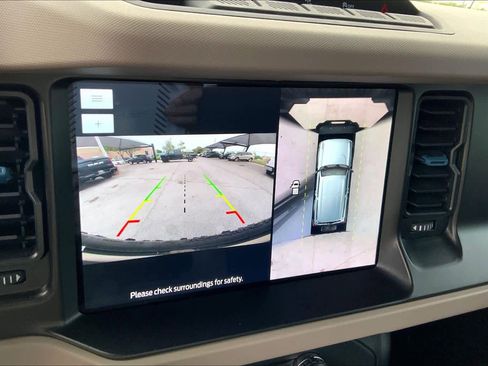 Used 2022 Ford Bronco Wildtrak image 23