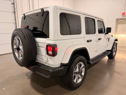 Used 2021 Jeep Wrangler Unlimited Sahara AWD/4WD image 5