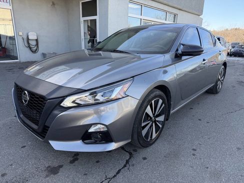 Used 2020 Nissan Altima 2.5 SV image 3