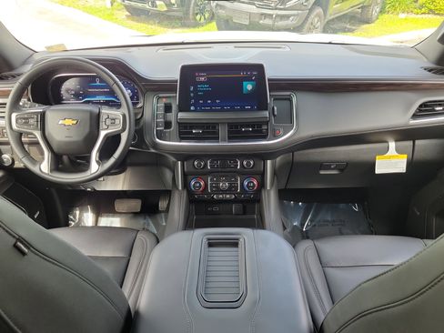 Used 2023 Chevrolet Suburban LT RWD image 19