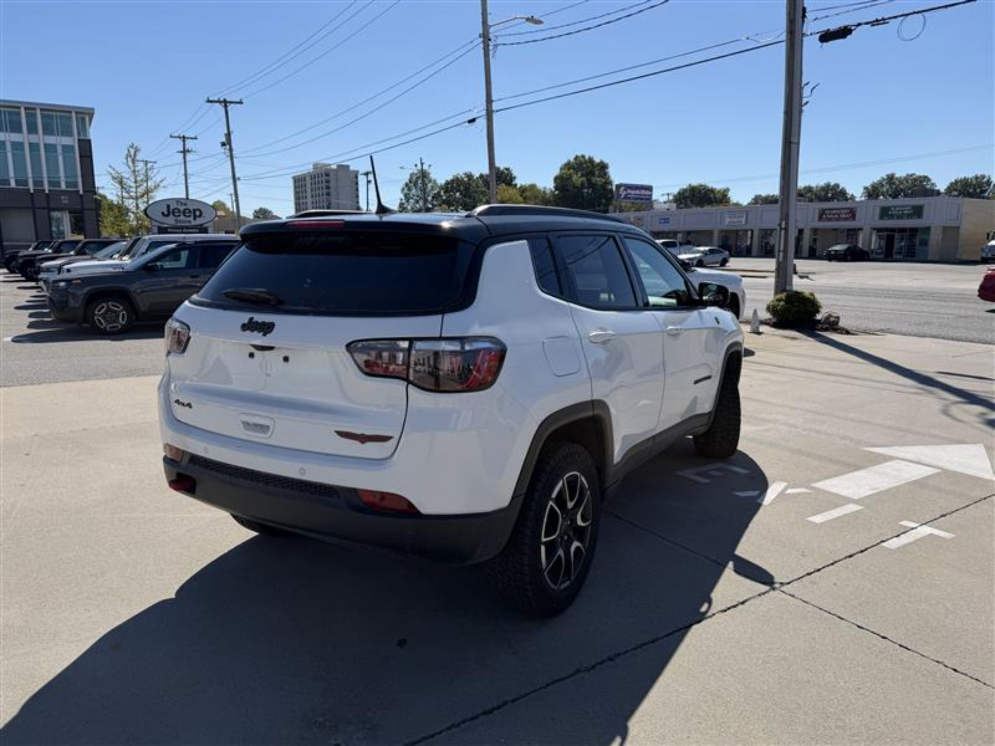 Certified 2025 Jeep Compass Trailhawk AWD/4WD image 6