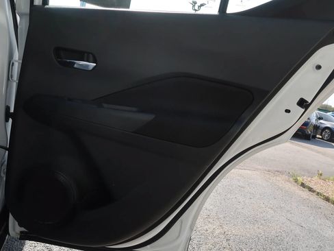 Used 2023 Nissan Kicks SV FWD image 47