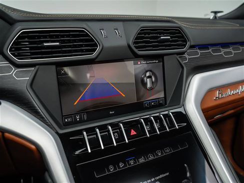 Used 2019 Lamborghini Urus image 32