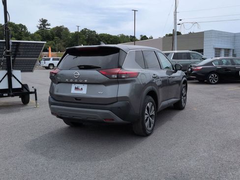 Used 2021 Nissan Rogue SV FWD image 8