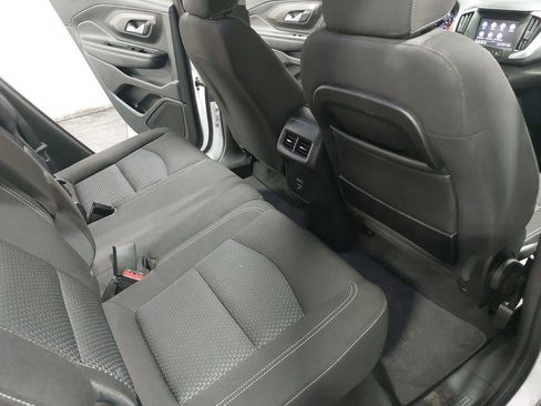 Used 2023 GMC Terrain SLE w/ Driver Convenience Package image 11