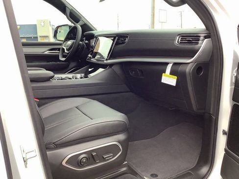 New 2026 Jeep Grand Wagoneer Limited image 45