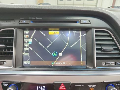 Used 2016 Hyundai Sonata Limited w/ Option Group 04 image 30