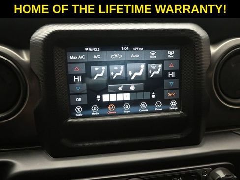 Used 2021 Jeep Gladiator Willys image 27