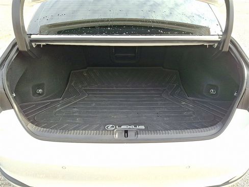 Used 2024 Lexus ES 250 w/ Premium Package image 29