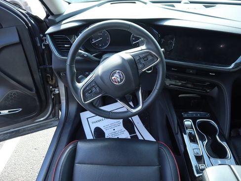 Used 2022 Buick Envision Essence w/ Technology Package I FWD image 6