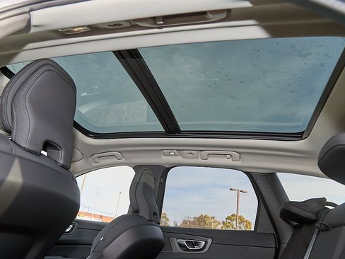 New 2026 Volvo XC60 B5 Plus w/ Protection Package Premier image 20