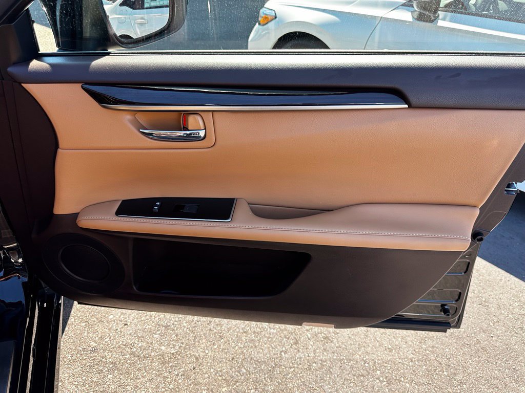 Used 2016 Lexus ES 350 w/ Premium Package w/Wood Trim FWD image 17