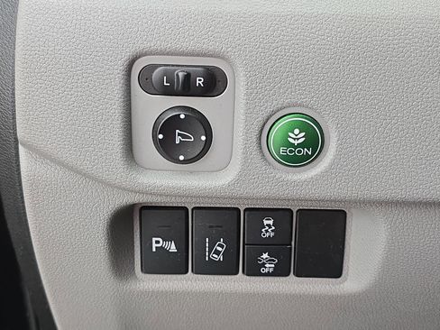 Used 2016 Honda Pilot Touring image 27