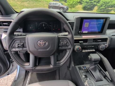 Certified 2026 Toyota Tacoma SR5 AWD/4WD image 27