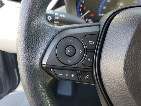 Used 2022 Toyota Corolla LE image 18