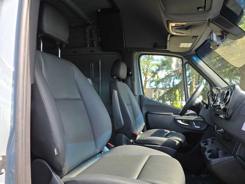 Used 2026 Mercedes-Benz Sprinter 2500 image 13