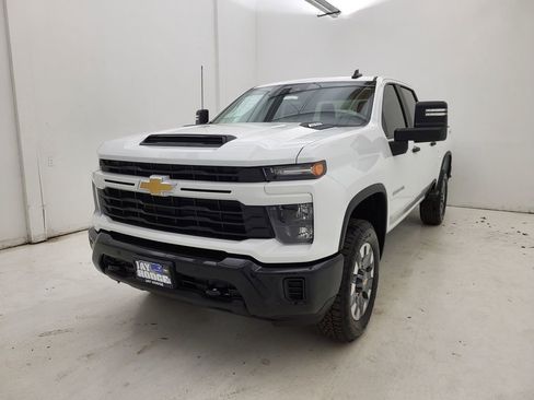 New 2026 Chevrolet Silverado 2500 Custom w/ Custom Value Package image 18