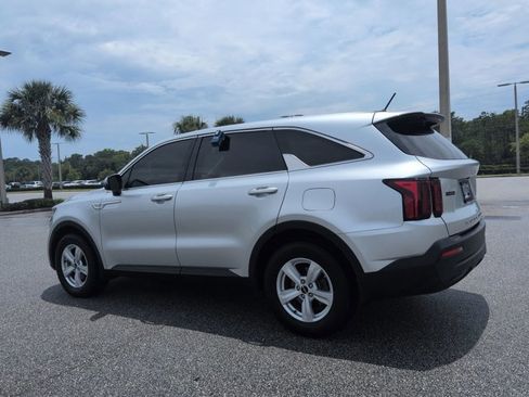 Used 2022 Kia Sorento LX FWD image 7