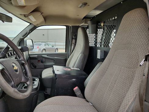 Used 2012 Chevrolet Express 2500 image 11