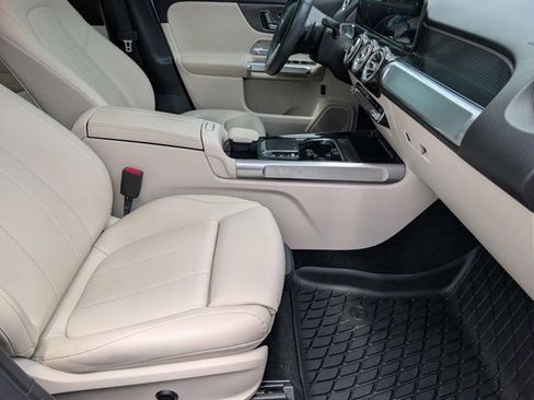 Used 2021 Mercedes-Benz GLB 250 image 30
