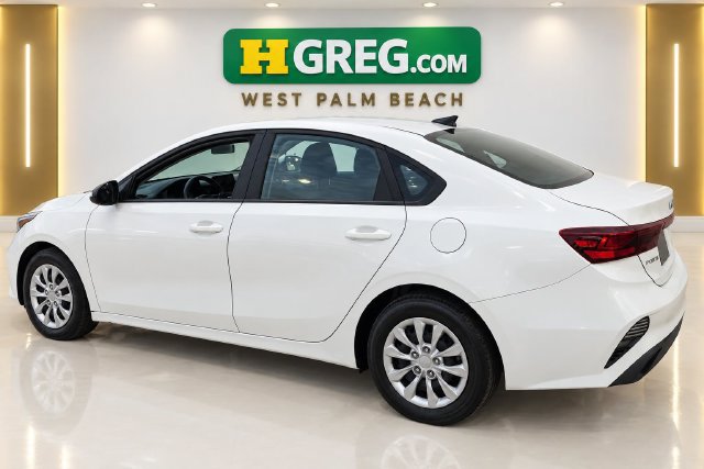 Used 2023 Kia Forte LX FWD image 2