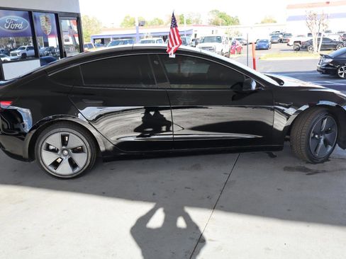 Used 2023 Tesla Model 3 Standard Range image 4