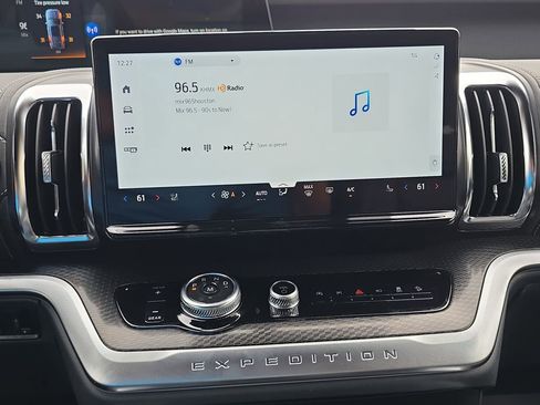 New 2025 Ford Expedition Platinum w/ Stealth Performance Package image 28