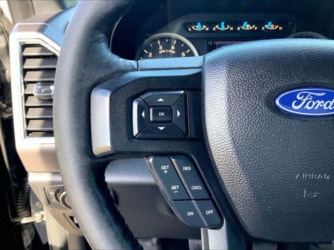 Used 2017 Ford F150 XLT w/ Equipment Group 302A Luxury AWD/4WD image 23