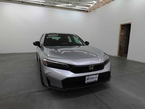Used 2025 Honda Civic Sport image 3