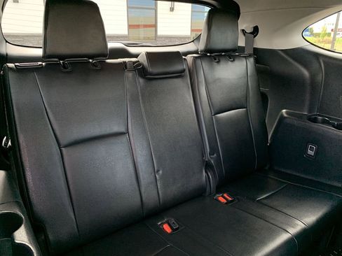 Used 2024 Toyota Highlander XLE image 31