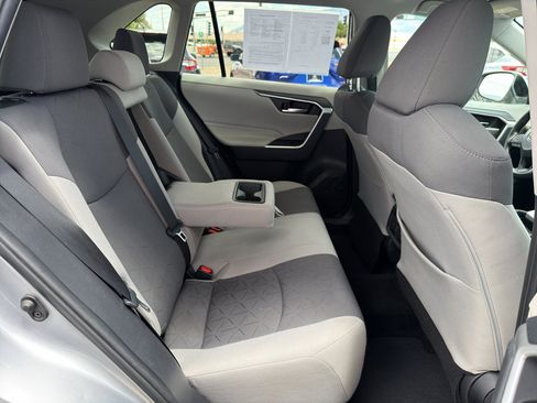 Used 2021 Toyota RAV4 XLE w/ Carpet Mat Package (TMS) AWD/4WD image 14