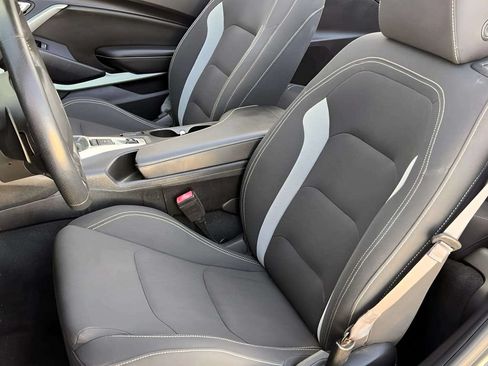 Used 2017 Chevrolet Camaro SS RWD image 9