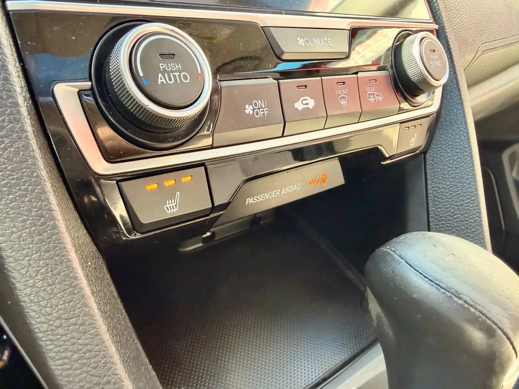 Used 2018 Honda Civic EX-T image 8