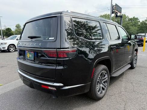 New 2025 Jeep Wagoneer Base w/ Premium Group I image 9