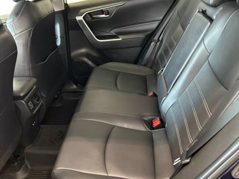 Used 2022 Toyota RAV4 XLE Premium AWD/4WD image 9