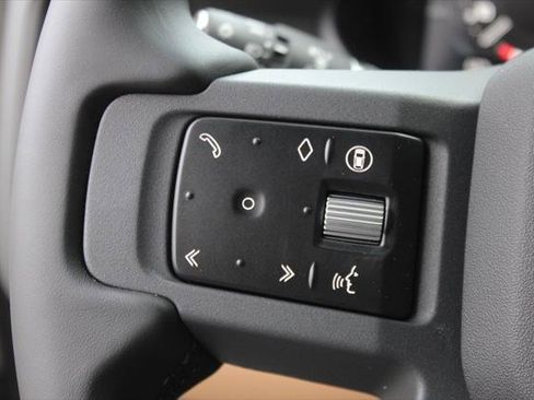 New 2026 Land Rover Defender 110 X-Dynamic SE image 21