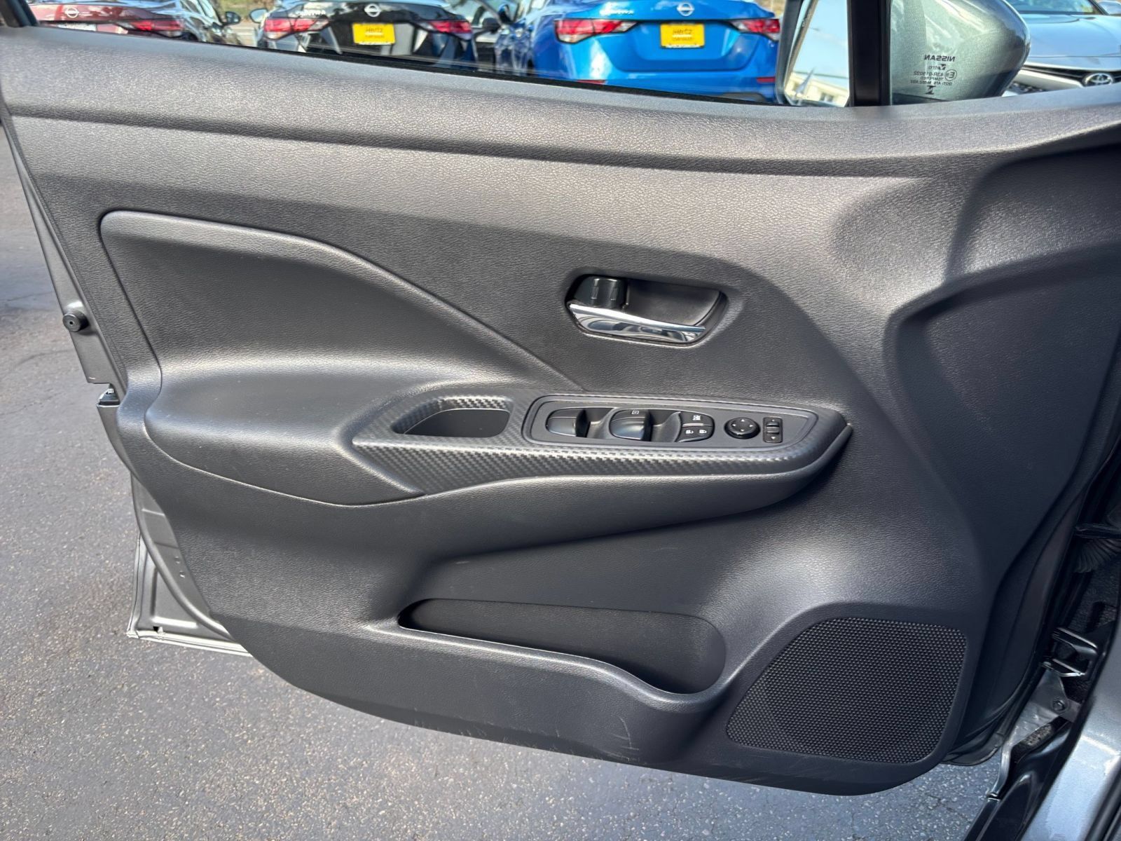 Used 2025 Nissan Versa SV FWD image 18