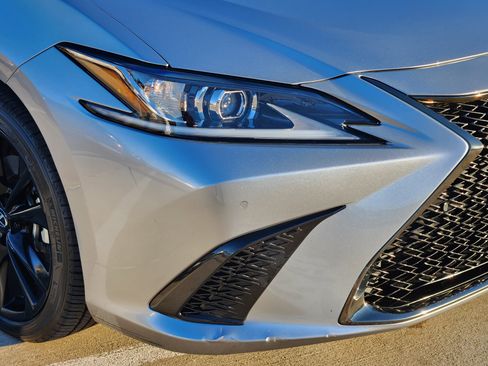 Certified 2022 Lexus ES 350 F Sport image 5