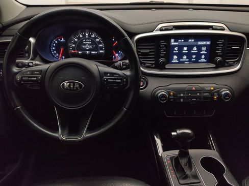 Used 2018 Kia Sorento EX FWD image 22