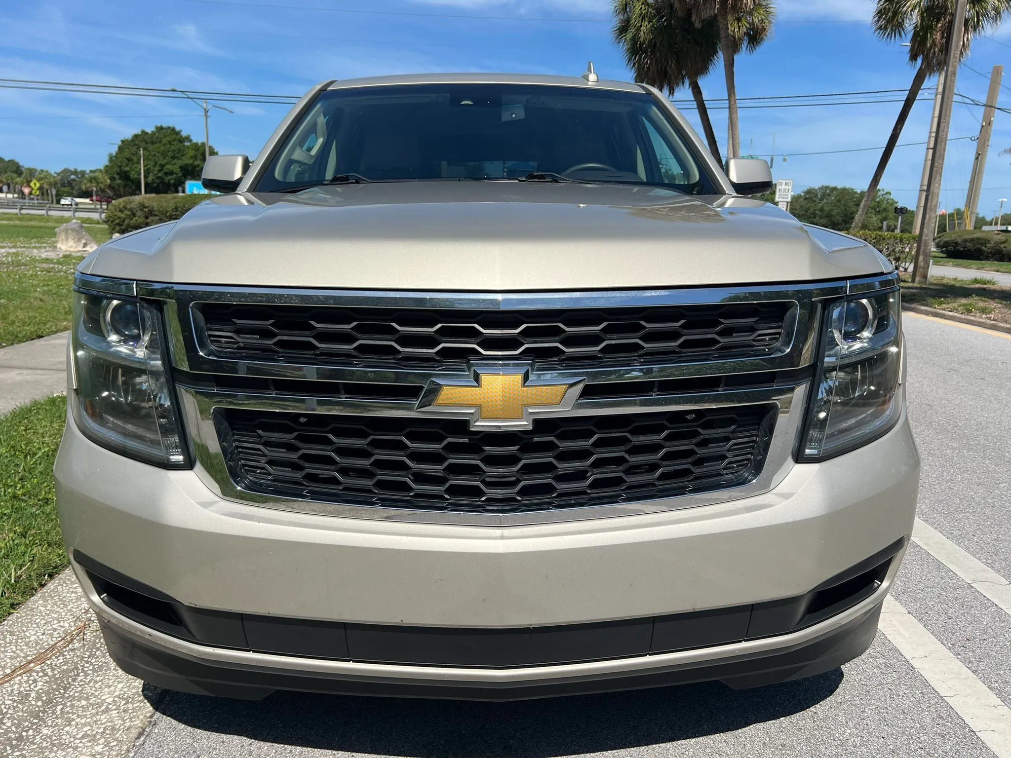 Used 2016 Chevrolet Suburban LT RWD image 4