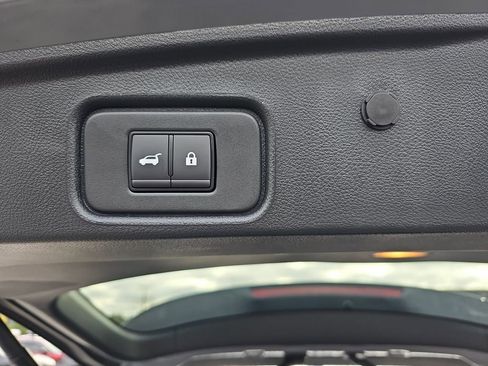 New 2026 Nissan Pathfinder Platinum image 17