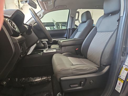 Used 2015 Toyota Tundra SR5 w/ TRD Off Road Package AWD/4WD image 9