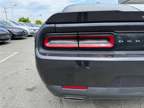 Used 2019 Dodge Challenger SXT AWD/4WD image 21