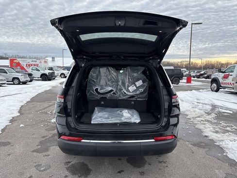 New 2025 Jeep Grand Cherokee L Limited w/ Trailer Tow Package image 9