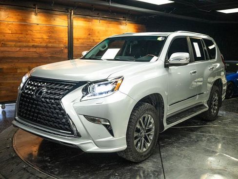 Used 2017 Lexus GX 460 Premium AWD/4WD image 2