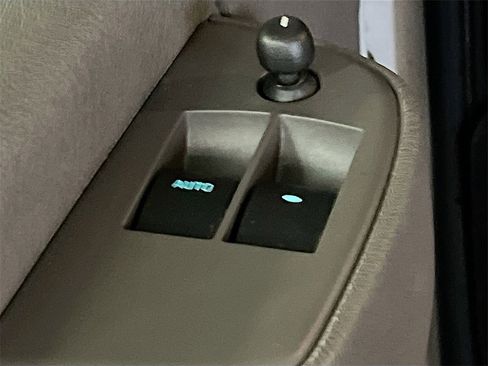 Used 2024 Chevrolet Express 2500 w/ Driver Convenience Package image 17