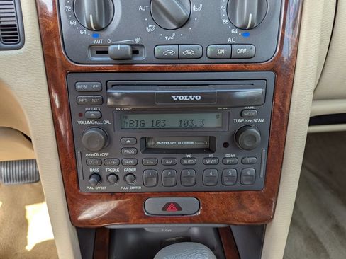 Used 2000 Volvo C70 LT FWD image 21