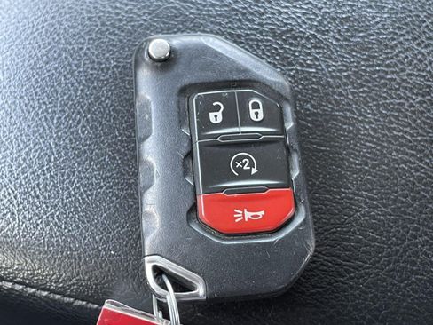 Used 2022 Jeep Gladiator Sport AWD/4WD image 29