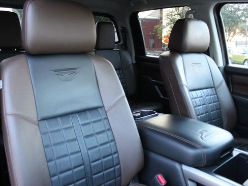 Used 2017 Nissan Titan Platinum Reserve image 30