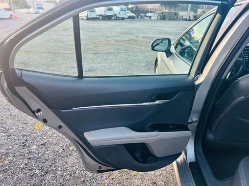 Used 2019 Toyota Camry LE image 46